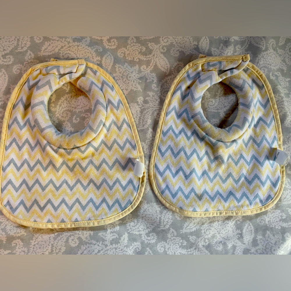 2 Tommee Tippie Bibs